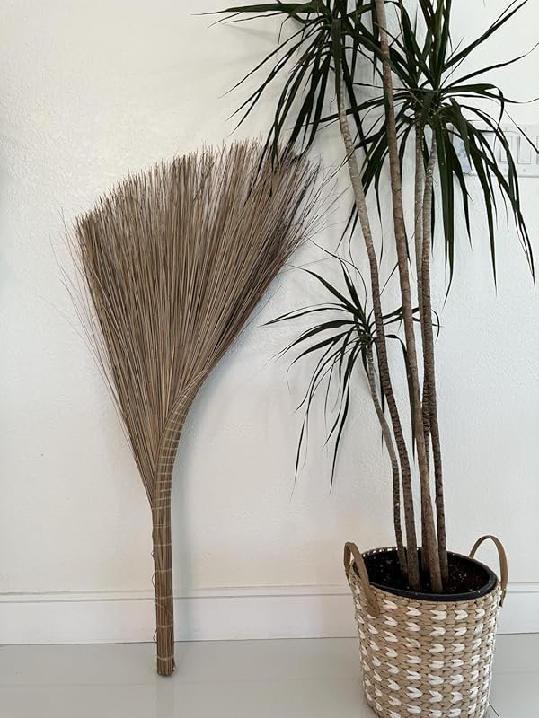 Vietnamese natural straw broom, handmade coconut leaf outdoor broom fo
